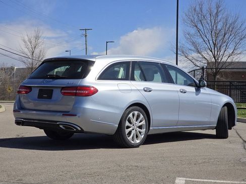 Used 2017 Mercedes-Benz E 400 4MATIC Wagon image 18