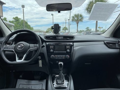 Used 2017 Nissan Rogue Sport S w/ S Appearance Package FWD image 7