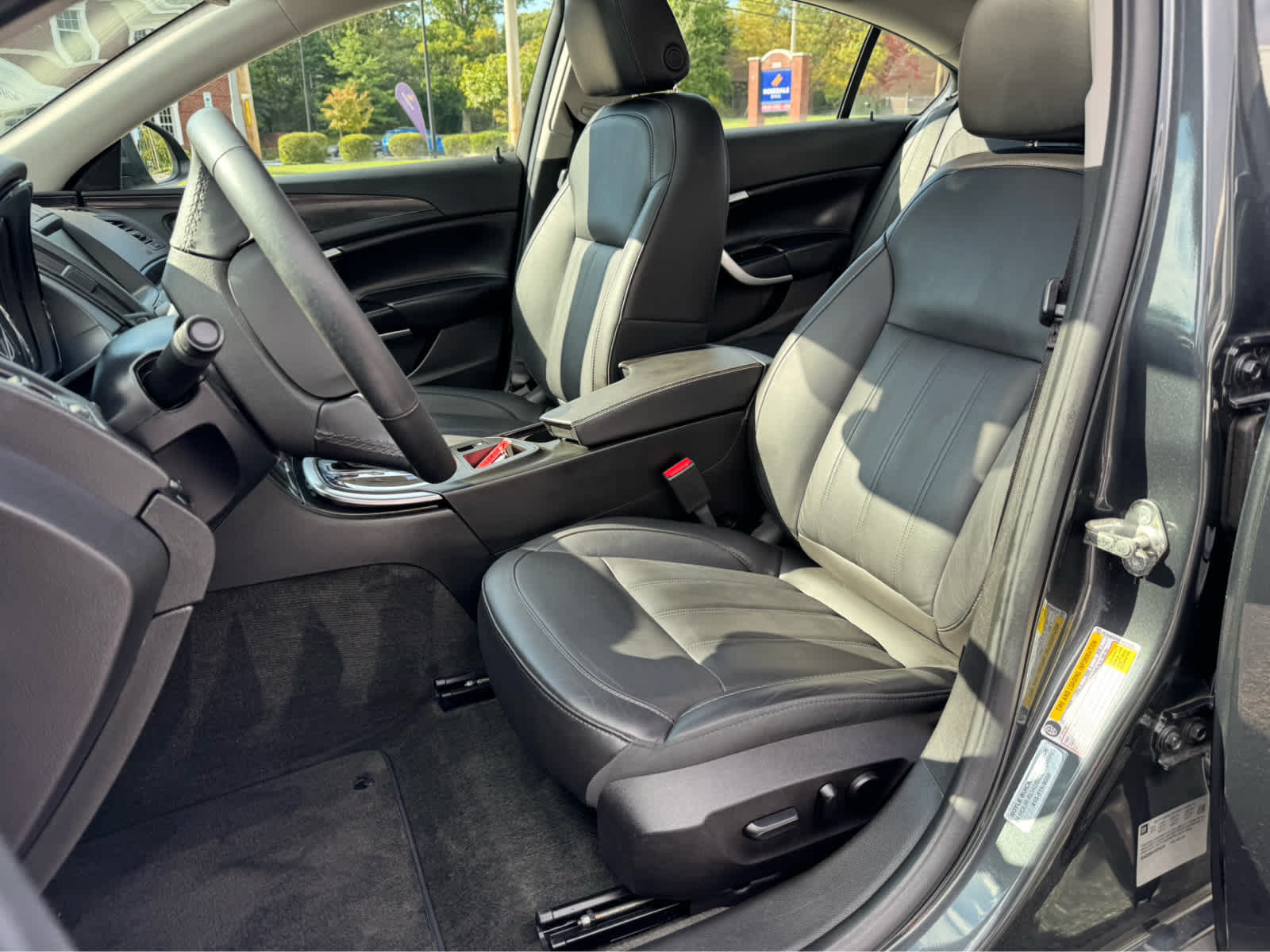 Used 2014 Buick Regal Premium FWD image 12