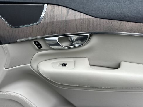 Certified 2023 Volvo XC90 B6 Core w/ Protection Package Premier AWD/4WD image 19