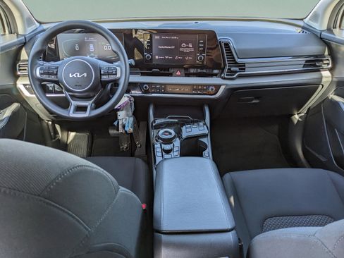 Used 2023 Kia Sportage LX image 11