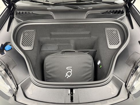 Certified 2025 Porsche Macan 4 Electric image 61