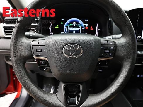 Used 2025 Toyota Camry SE FWD image 10