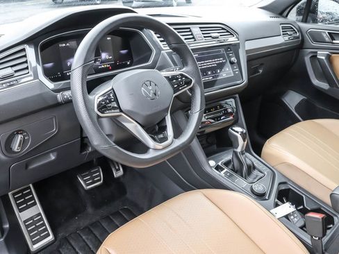 Certified 2024 Volkswagen Tiguan SE R-Line AWD/4WD image 4
