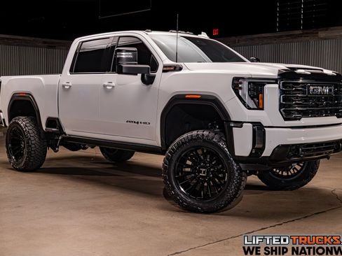 Used 2025 GMC Sierra 2500 AT4 AWD/4WD image 1