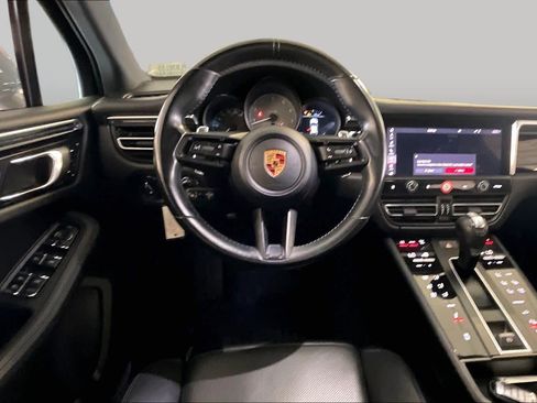 Used 2023 Porsche Macan S AWD/4WD image 5