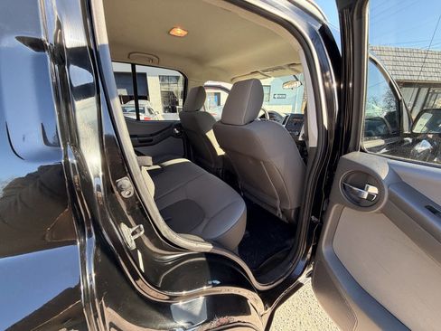 Used 2012 Nissan Xterra S image 38