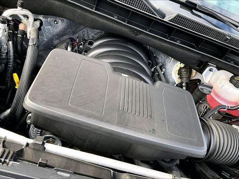 Used 2025 GMC Yukon XL Denali image 31