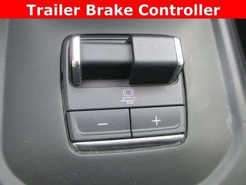 Used 2024 GMC Sierra 1500 AT4 w/ Technology Package image 19