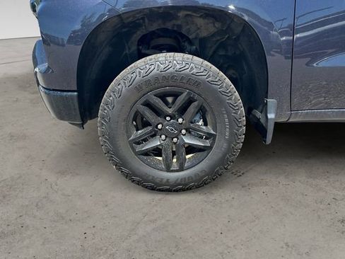 Used 2024 Chevrolet Silverado 1500 LT Trail Boss AWD/4WD image 14