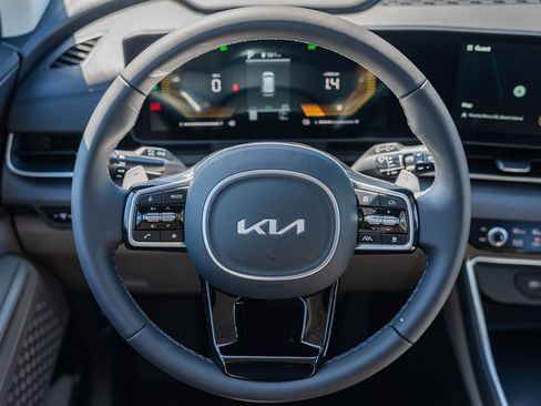 New 2026 Kia Carnival EX FWD image 21