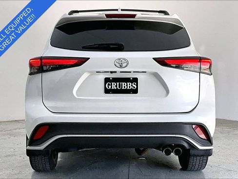 Used 2023 Toyota Highlander XSE image 7