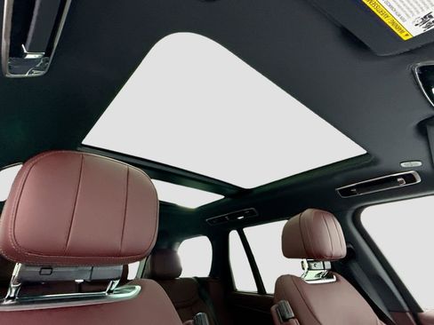 New 2026 Land Rover Range Rover SE AWD/4WD image 18