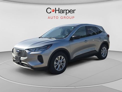 Used 2023 Ford Escape Active AWD/4WD image 2