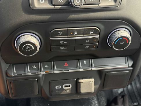 Used 2017 Chevrolet Silverado 1500 LT w/ All Star Edition AWD/4WD image 26