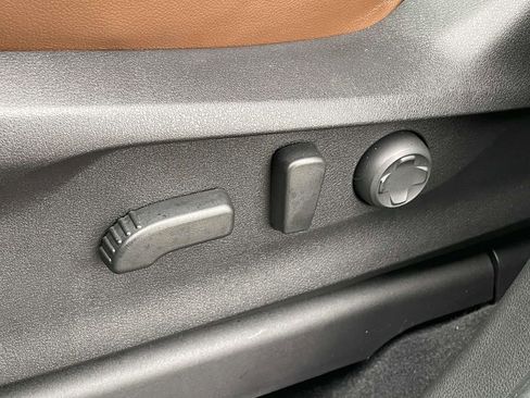 Certified 2025 Subaru Ascent Touring w/ Popular Package #2 image 8