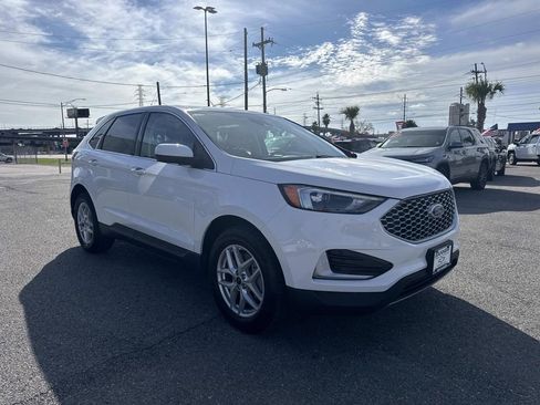 Used 2024 Ford Edge SEL image 3