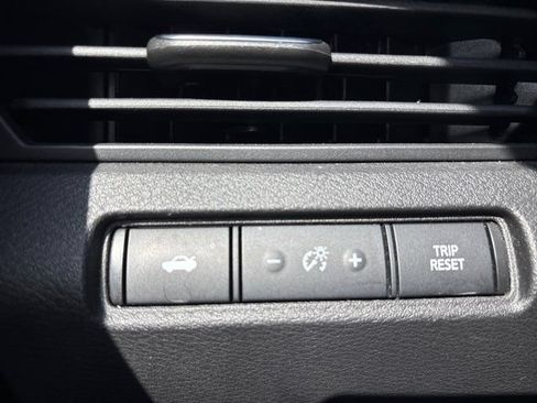 Used 2024 Nissan Altima 2.5 SR FWD image 40
