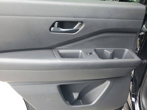 Certified 2025 Nissan Pathfinder SV w/ Black Appearance Package FWD image 29