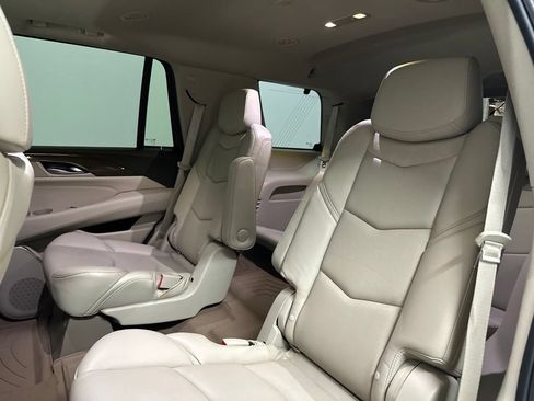Used 2019 Cadillac Escalade Luxury AWD/4WD image 50