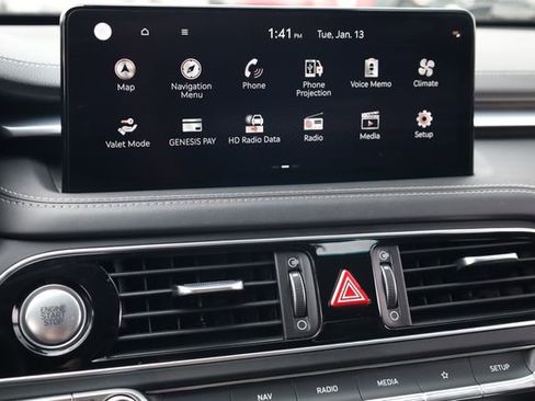 Used 2023 Genesis G70 2.0T image 17