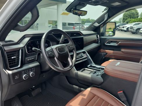 Used 2024 GMC Sierra 2500 Denali Ultimate AWD/4WD image 16