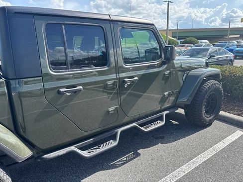 Used 2024 Jeep Gladiator Sport AWD/4WD image 6