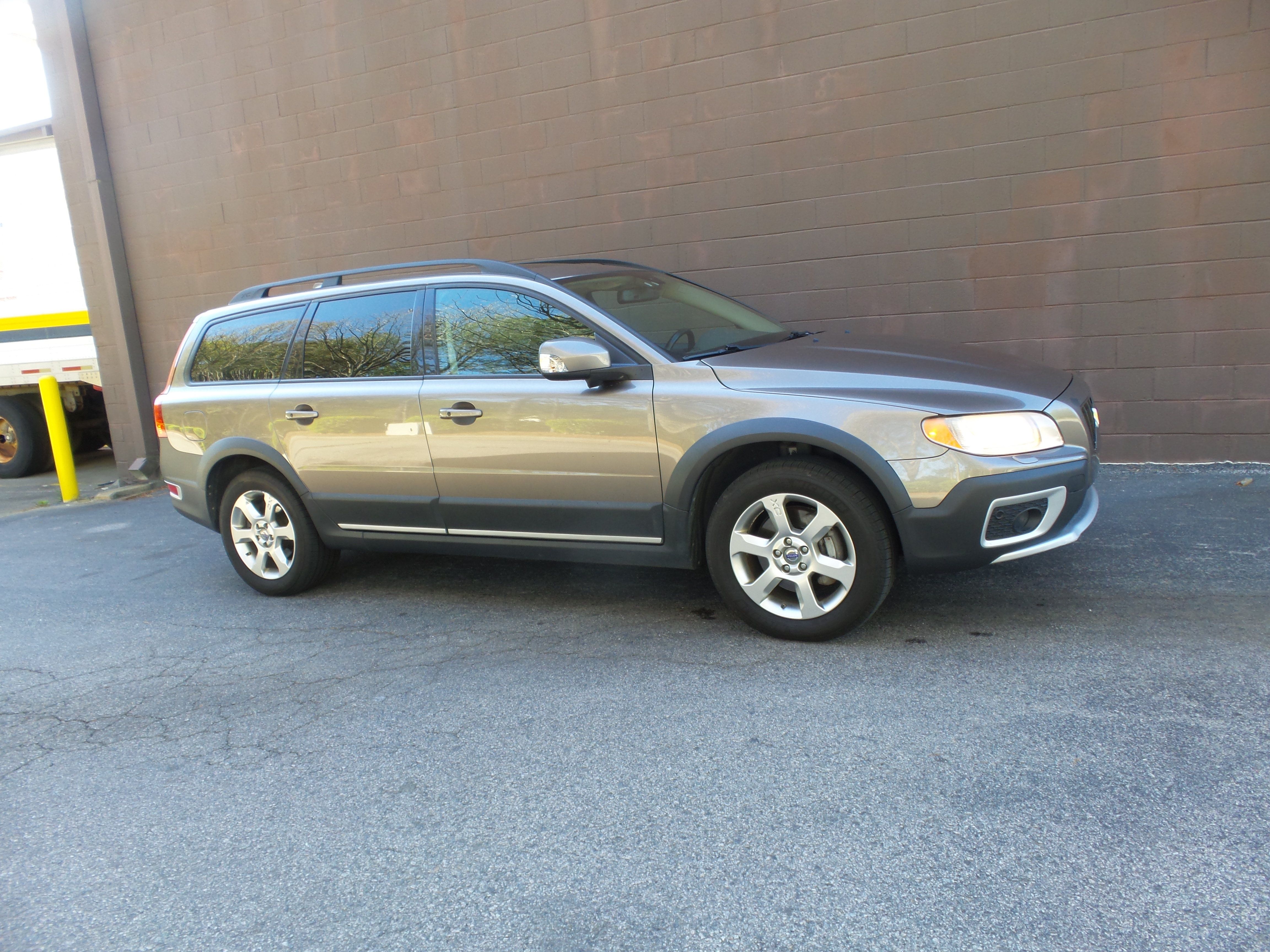 Used 2008 Volvo XC70 3.2 AWD/4WD image 2
