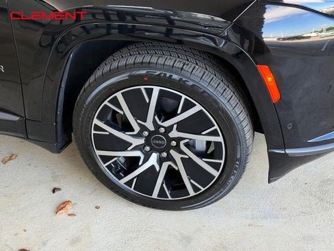 New 2025 Jeep Wagoneer S Limited image 4