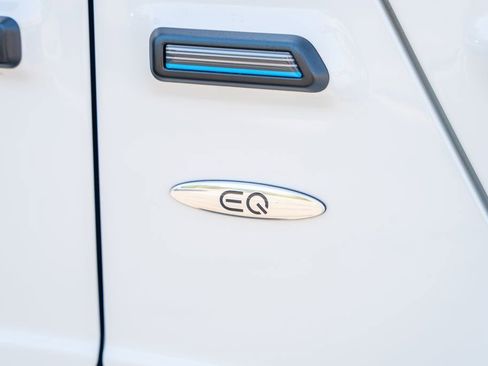 Used 2025 Mercedes-Benz G 580 w/ EQ Technology image 12