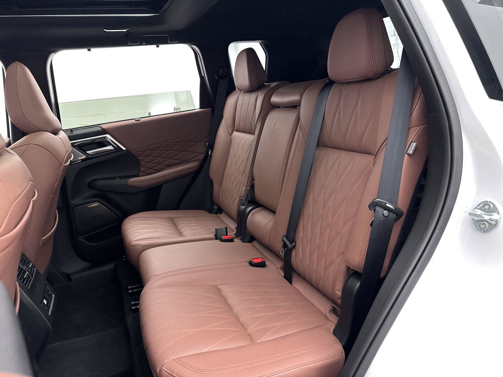 Used 2025 Mitsubishi Outlander SEL FWD image 33