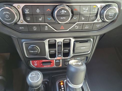 New 2026 Jeep Wrangler Willys AWD/4WD image 34