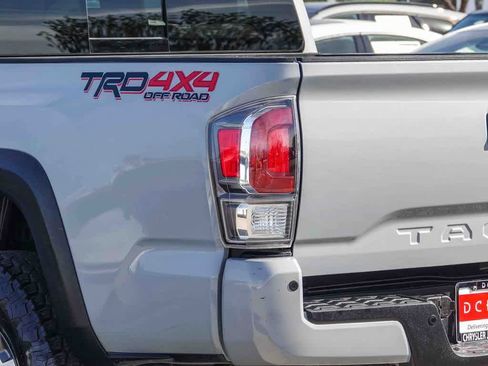 Used 2020 Toyota Tacoma TRD Off-Road w/ Technology Package AWD/4WD image 7