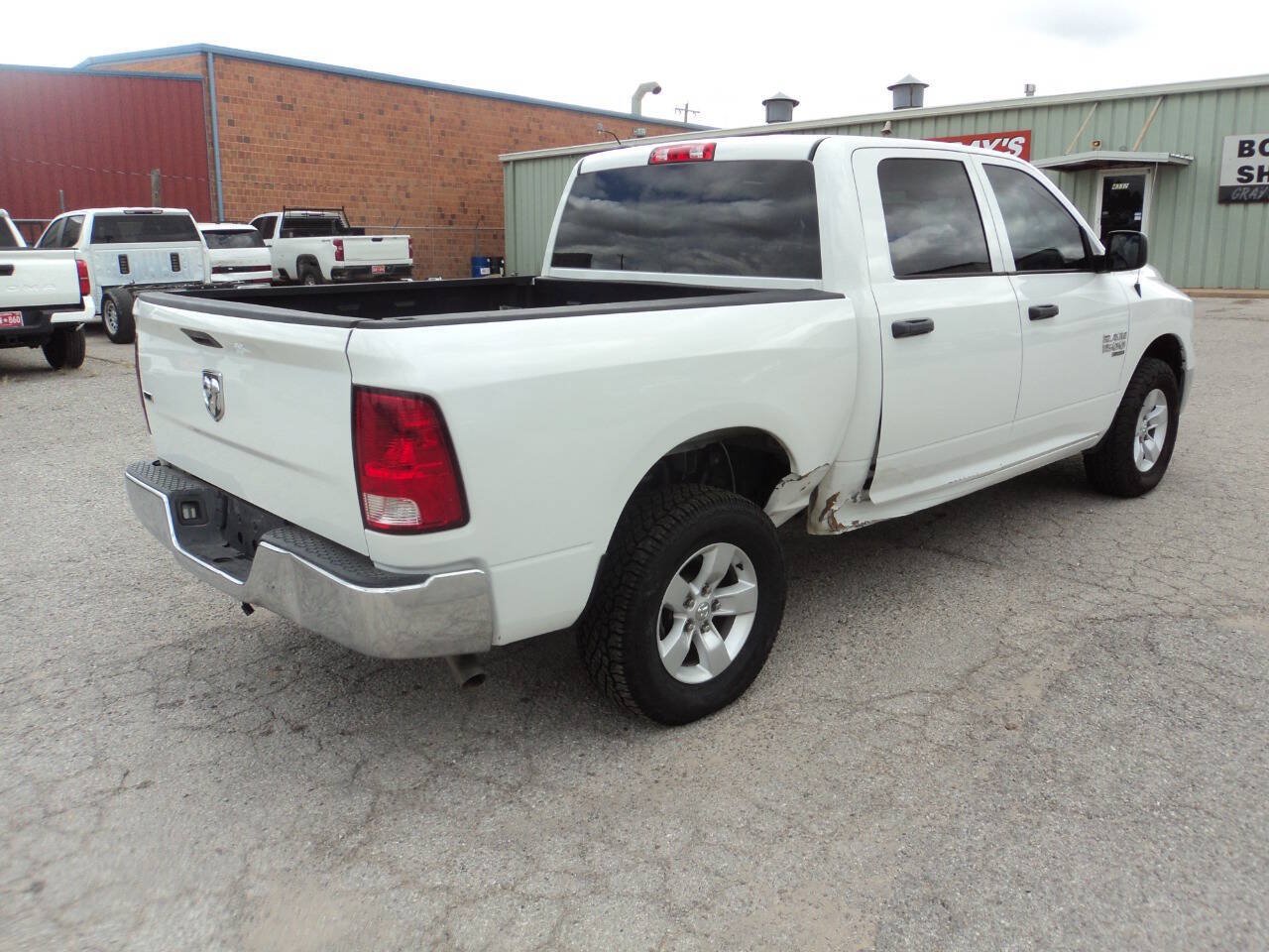 Used 2022 RAM 1500 Classic SLT RWD image 5