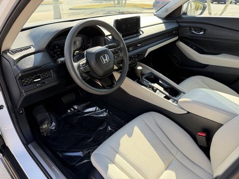 Used 2023 Honda Accord EX image 11