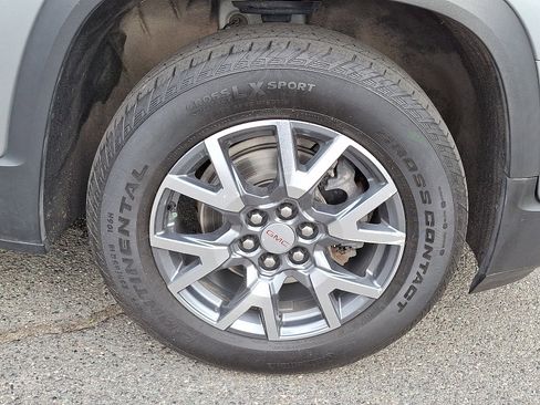 Used 2023 GMC Acadia SLT AWD/4WD image 9