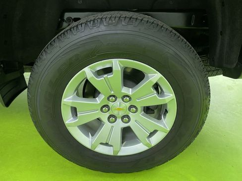 Used 2022 Chevrolet Colorado LT w/ Fleet Safety Package image 15