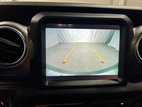 Used 2021 Jeep Wrangler Unlimited Sahara w/ Uconnect 4C Nav & Sound Group AWD/4WD image 30