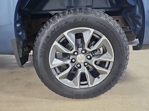 Certified 2024 Chevrolet Silverado 1500 LT AWD/4WD image 38