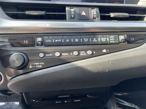 Used 2019 Lexus ES 350 image 17