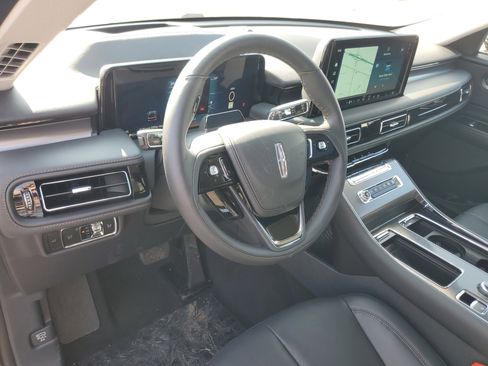 New 2026 Lincoln Aviator AWD image 12