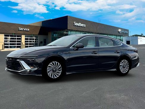 New 2025 Hyundai Sonata Limited image 2