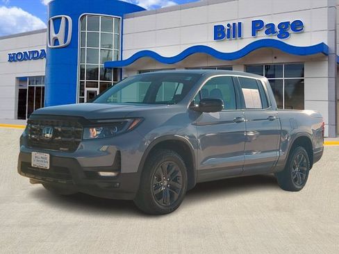 Certified 2024 Honda Ridgeline Sport image 2