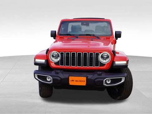 Certified 2025 Jeep Wrangler Unlimited Sahara w/ Safety Group image 13