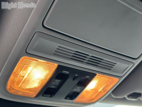 Used 2024 Honda Odyssey EX-L image 21