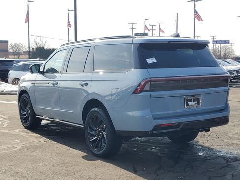 New 2026 Lincoln Navigator Reserve w/ Jet Appearance Package image 3