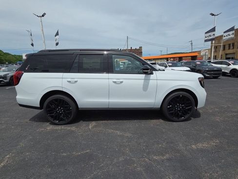 New 2026 Ford Expedition Platinum w/ Stealth Performance Package AWD/4WD image 8