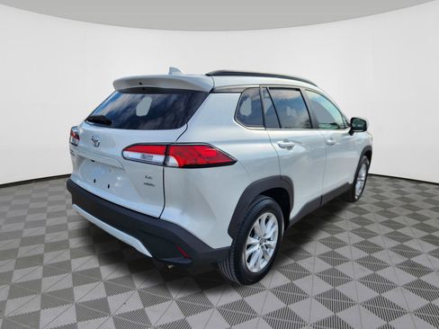 Used 2023 Toyota Corolla Cross LE image 4