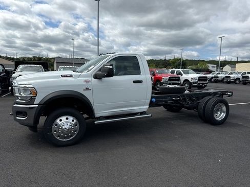 New 2024 RAM 5500 Tradesman image 5