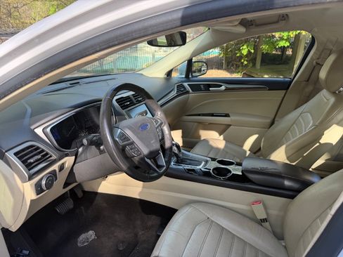 Used 2013 Ford Fusion SE image 9